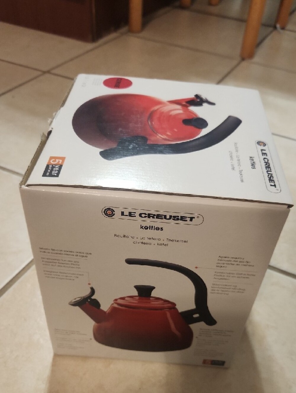 Le Creuset Cerise Red Enamel Whistling Kettle - Picture 3 of 5